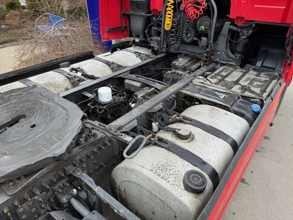 Tractor unit Volvo FH460 EURO 6: picture 10