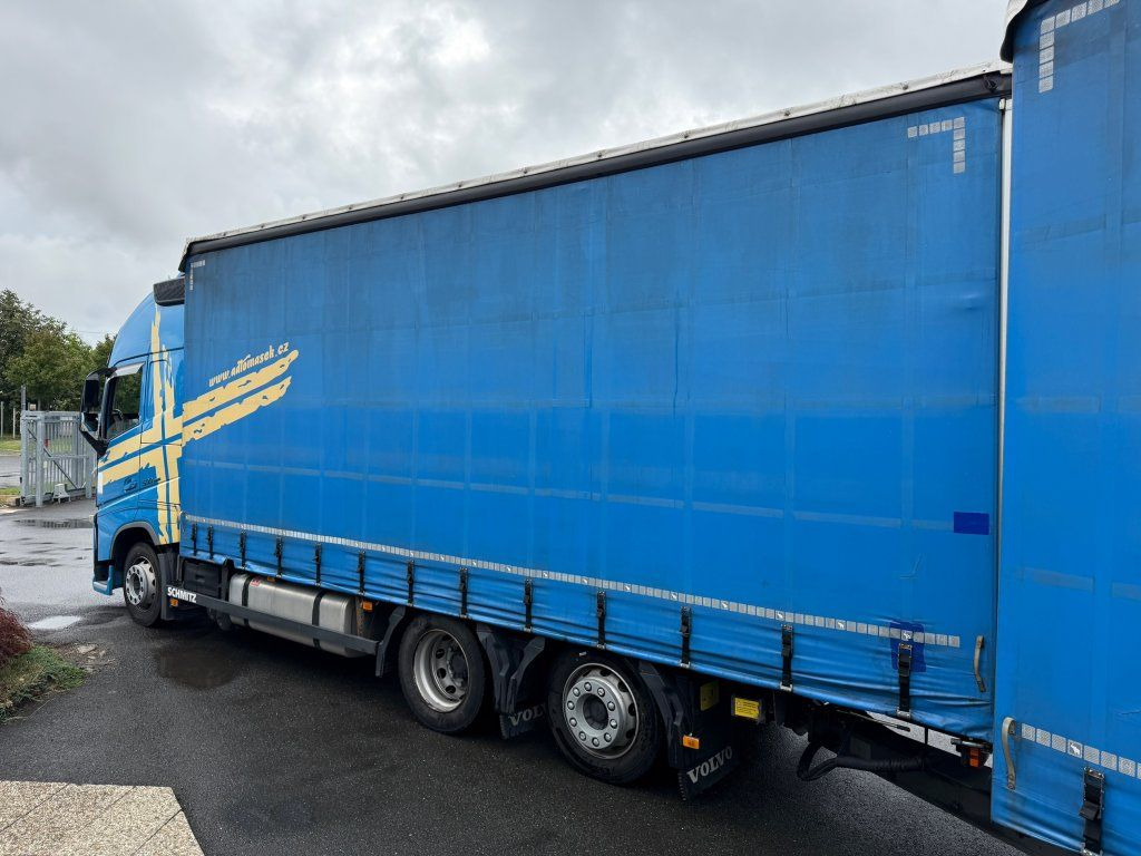 Volvo FH500 6x2 Euro 6 + Schmitz - Curtainsider truck: picture 4 Volvo FH500 6x2 Euro 6 + Schmitz - Curtainsider truck: picture 4