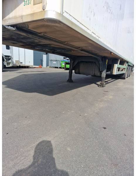 Chereau Thermo King SLX 200 - 2m50 high - Refrigerator semi-trailer: picture 4 Chereau Thermo King SLX 200 - 2m50 high - Refrigerator semi-trailer: picture 4