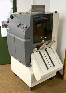GBC AP-2 automatic punching machine - Printing machinery: picture 2 GBC AP-2 automatic punching machine - Printing machinery: picture 2
