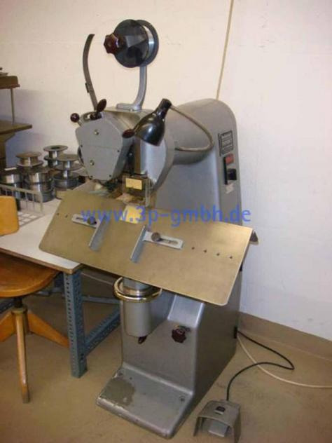 Hohner Favorit wire stapling machine - Printing machinery: picture 1 Hohner Favorit wire stapling machine - Printing machinery: picture 1