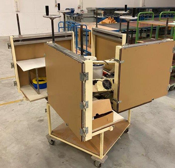 Rarity - Müro block gluing machines 4 x 5000 A2 WT2 - for desk pads revised in mint condition - Printing machinery: picture 1 Rarity - Müro block gluing machines 4 x 5000 A2 WT2 - for desk pads revised in mint condition - Printing machinery: picture 1