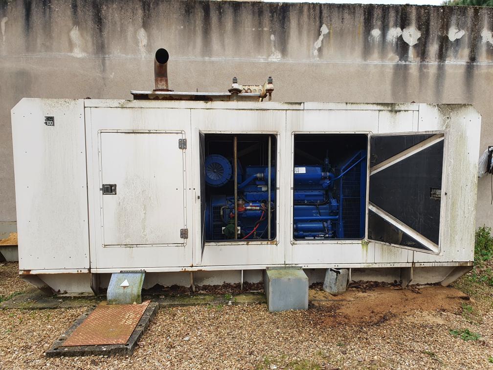 330 kVa Fg Wilson Perkins 2006 TWG2 - Generator set: picture 2 330 kVa Fg Wilson Perkins 2006 TWG2 - Generator set: picture 2