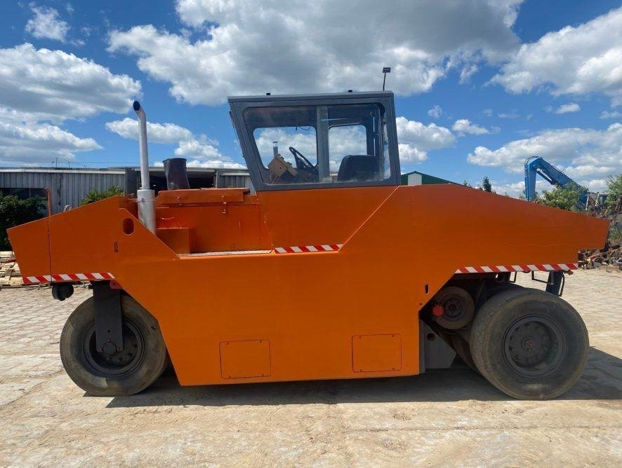Albaret P3 - Pneumatic roller: picture 4 Albaret P3 - Pneumatic roller: picture 4