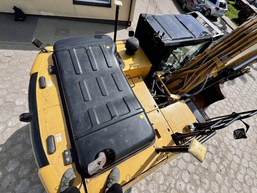 Crawler excavator CAT 320EL: picture 15