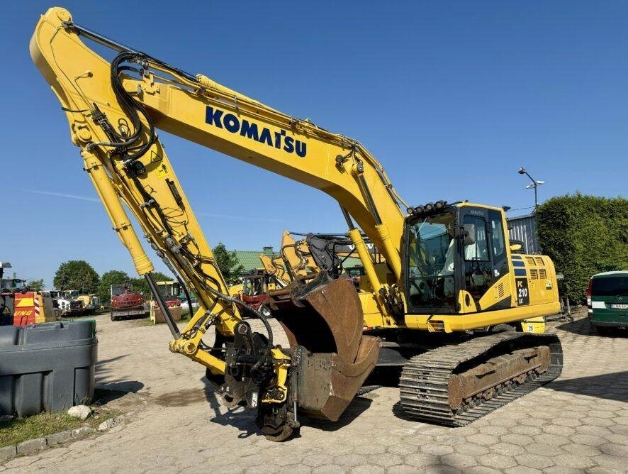 Komatsu PC210LC-11 - Crawler excavator: picture 3 Komatsu PC210LC-11 - Crawler excavator: picture 3