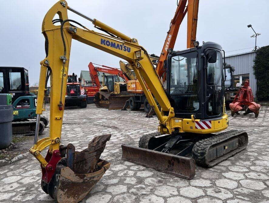 Komatsu PC35 MR-3 - Mini excavator: picture 1 Komatsu PC35 MR-3 - Mini excavator: picture 1