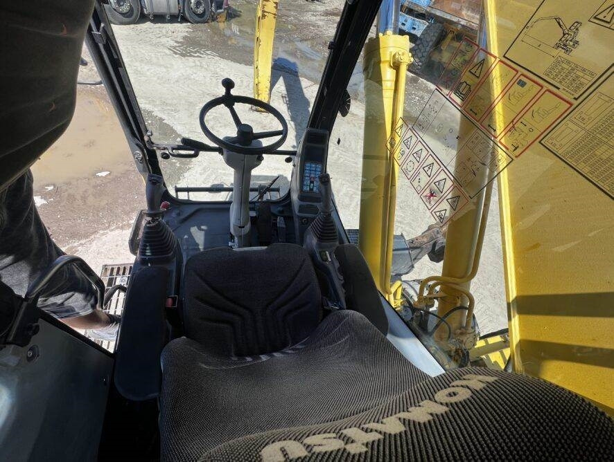 Leasing of Komatsu PW220MH MH  Komatsu PW220MH MH: picture 7