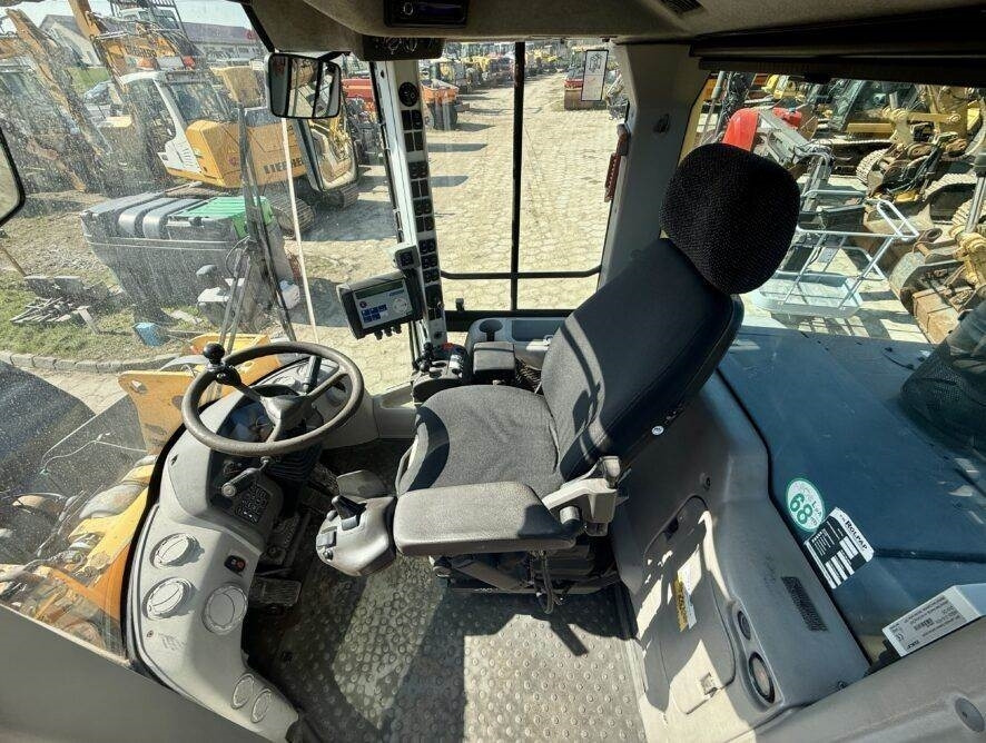 Wheel loader Volvo L120F: picture 20 Wheel loader Volvo L120F: picture 20