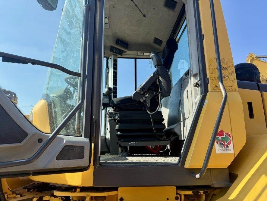 Wheel loader Volvo L120F: picture 17 Wheel loader Volvo L120F: picture 17