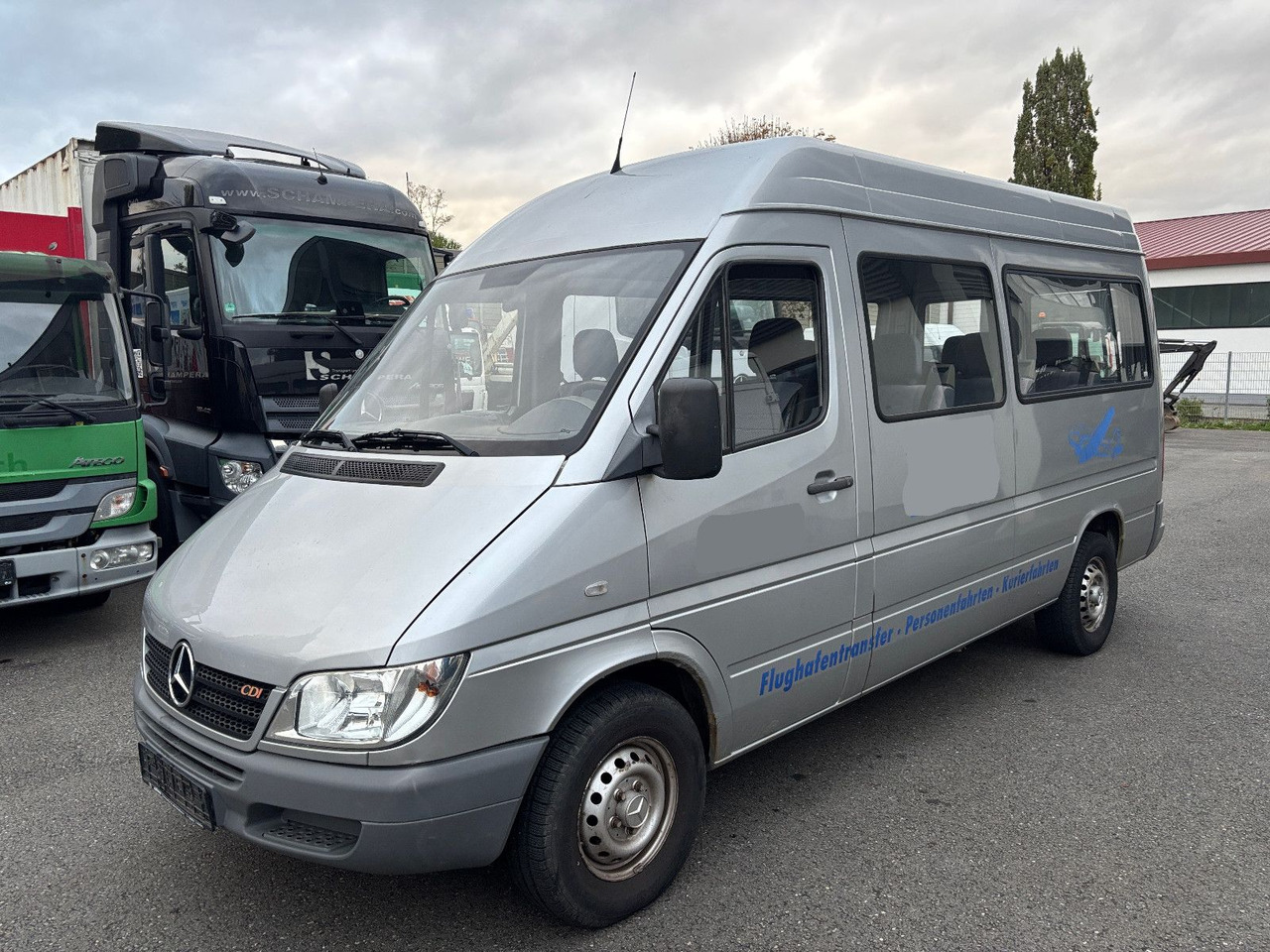 Mercedes-Benz 211 CDI 9 Sitze - Passenger van: picture 1 Mercedes-Benz 211 CDI 9 Sitze - Passenger van: picture 1