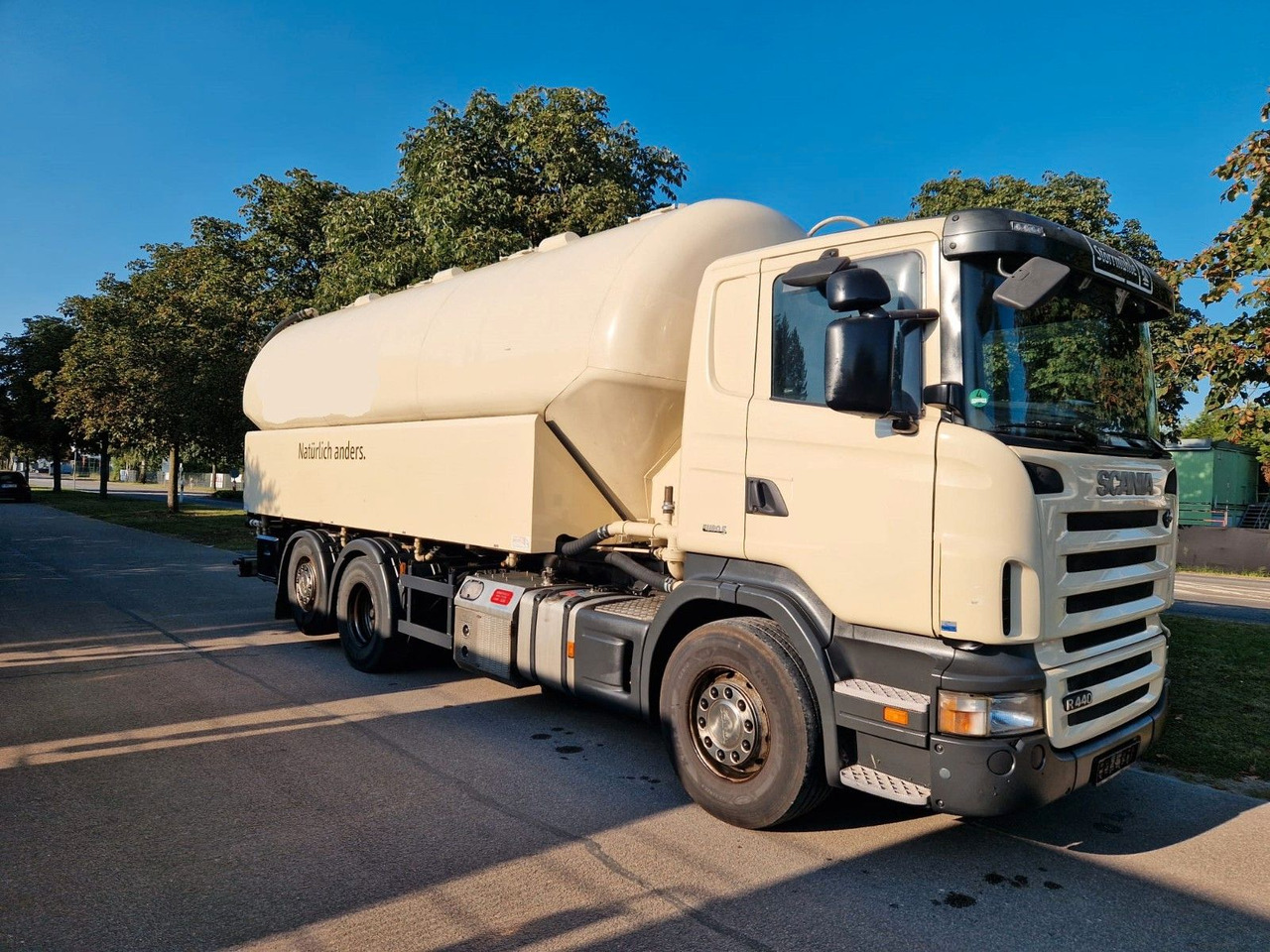 Scania R440 31m³ SILO 4 Kammer/Retarder/Kompressor/Lift - Tank truck: picture 2 Scania R440 31m³ SILO 4 Kammer/Retarder/Kompressor/Lift - Tank truck: picture 2