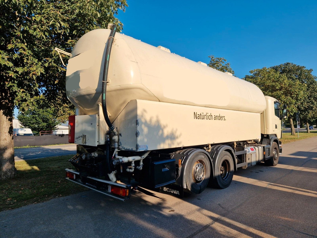 Scania R440 31m³ SILO 4 Kammer/Retarder/Kompressor/Lift - Tank truck: picture 3 Scania R440 31m³ SILO 4 Kammer/Retarder/Kompressor/Lift - Tank truck: picture 3