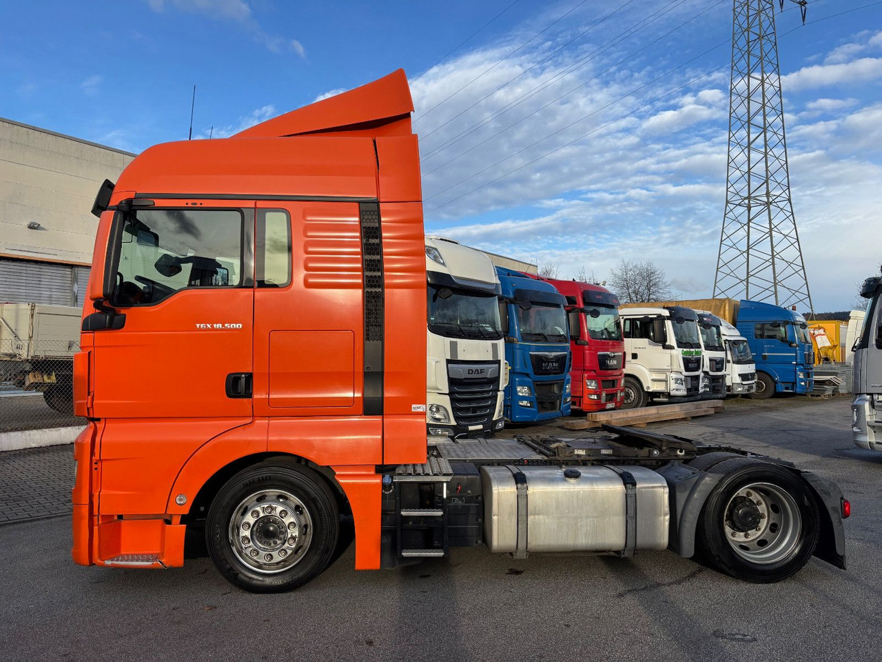 MAN TGX 18.500 XXL HUBSATTELLKUPLUNG - Tractor unit: picture 1 MAN TGX 18.500 XXL HUBSATTELLKUPLUNG - Tractor unit: picture 1