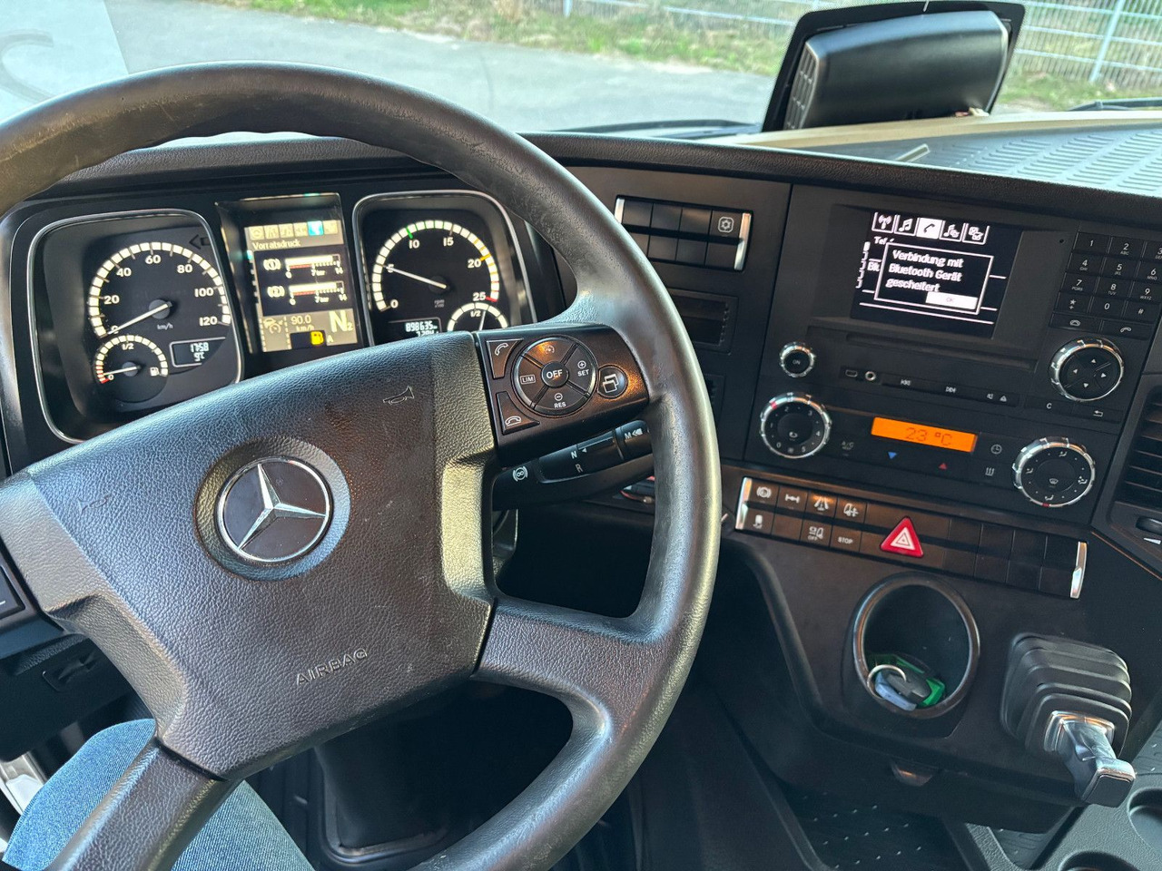 Tractor unit Mercedes-Benz Actros 1843 1845: picture 15