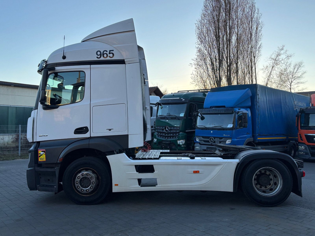 Tractor unit Mercedes-Benz Actros 1843 1845: picture 10