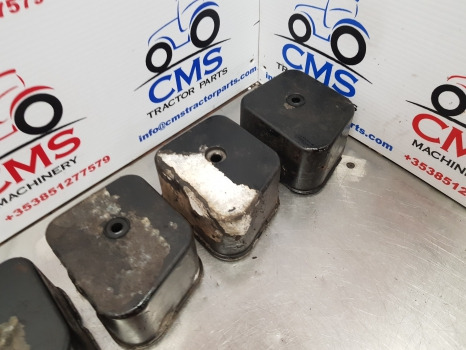 Case 5140, 5120, 5130, 5220, 5240, Engine Valve Cover Kit J928404 - Cylinder head: picture 5 Case 5140, 5120, 5130, 5220, 5240, Engine Valve Cover Kit J928404 - Cylinder head: picture 5