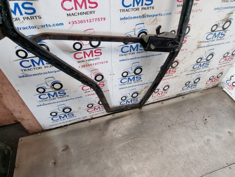 Case 5140, 5120, 5240, 5130cab Door Frame 1546800c2, 1971204c1 - Door and parts: picture 4 Case 5140, 5120, 5240, 5130cab Door Frame 1546800c2, 1971204c1 - Door and parts: picture 4