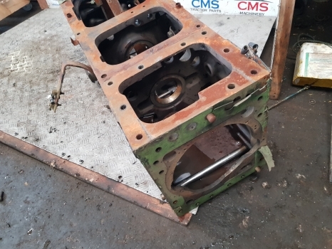 Case International 956, 1056 Rear Axle Centre Housing 1280964c2, 1289971c91 - Rear axle for Farm tractor: picture 2 Case International 956, 1056 Rear Axle Centre Housing 1280964c2, 1289971c91 - Rear axle for Farm tractor: picture 2