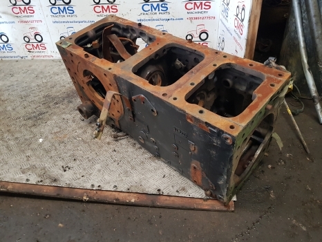 Case International 956, 1056 Rear Axle Centre Housing 1280964c2, 1289971c91 - Rear axle for Farm tractor: picture 1 Case International 956, 1056 Rear Axle Centre Housing 1280964c2, 1289971c91 - Rear axle for Farm tractor: picture 1