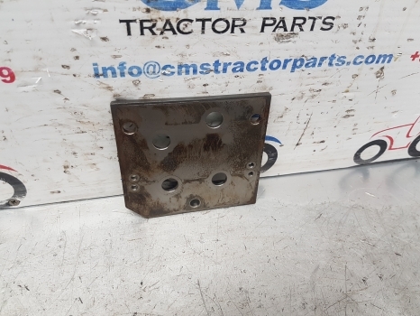 Claas Arion 640 500, 600 Axion 800 Ser Spool Valve Intermediate Plate 0011362031 - Hydraulic valve for Farm tractor: picture 2 Claas Arion 640 500, 600 Axion 800 Ser Spool Valve Intermediate Plate 0011362031 - Hydraulic valve for Farm tractor: picture 2