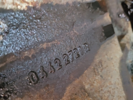 Deutz Agrotron 110 Zf As2035 Front Axle Housing Rhs, Bolster 4475.305.300 - Front axle: picture 3 Deutz Agrotron 110 Zf As2035 Front Axle Housing Rhs, Bolster 4475.305.300 - Front axle: picture 3