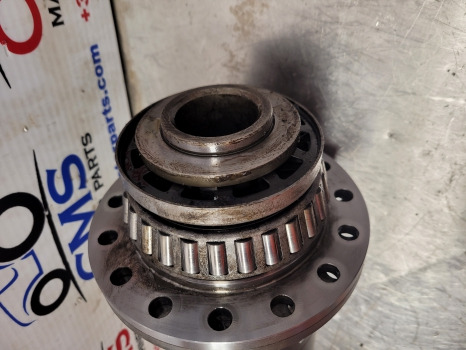 Deutz Agrotron 135, 150.7, 155, 165 Front Axle Differential 4481271003, 04415156 - Front axle: picture 4 Deutz Agrotron 135, 150.7, 155, 165 Front Axle Differential 4481271003, 04415156 - Front axle: picture 4