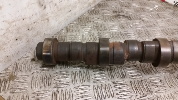 Deutz Agrotron 6.15 Engine Camshaft And Gear 04801688 - Camshaft for Farm tractor: picture 3 Deutz Agrotron 6.15 Engine Camshaft And Gear 04801688 - Camshaft for Farm tractor: picture 3