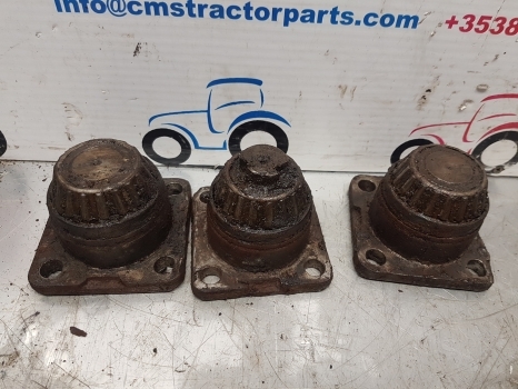 Deutz Agrotron, Same, Lamborgini 150 Front Axle King Pin Set 04415111, Apl2045 - Front axle for Farm tractor: picture 1 Deutz Agrotron, Same, Lamborgini 150 Front Axle King Pin Set 04415111, Apl2045 - Front axle for Farm tractor: picture 1