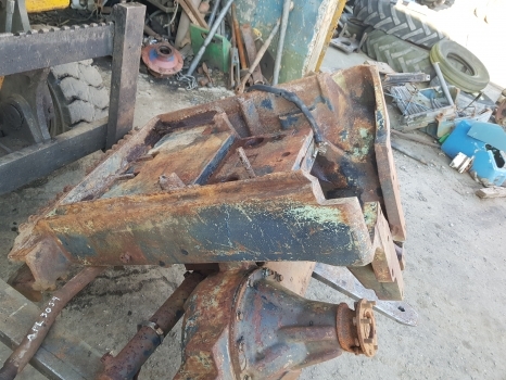 Deutz Dx140as, Dx140 As Front Axle Bracket Support - Front axle for Farm tractor: picture 2 Deutz Dx140as, Dx140 As Front Axle Bracket Support - Front axle for Farm tractor: picture 2