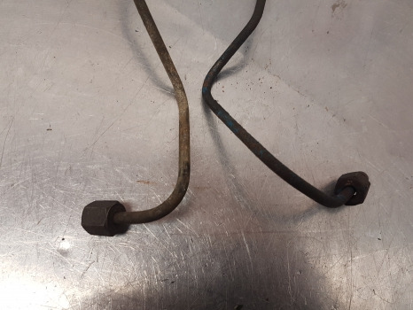 Ford 2000, 3000, 4000, 3600, 4600 Fuel Pipes Pair C5ne9a555d, C5ne9a556d - Fuel system for Agricultural machinery: picture 5 Ford 2000, 3000, 4000, 3600, 4600 Fuel Pipes Pair C5ne9a555d, C5ne9a556d - Fuel system for Agricultural machinery: picture 5