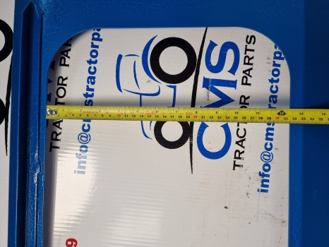 Ford 5000, 4000, 7000, 4600, 5600, 7600 Cab Back Rear Window Frame Bottom - Window and parts: picture 5 Ford 5000, 4000, 7000, 4600, 5600, 7600 Cab Back Rear Window Frame Bottom - Window and parts: picture 5