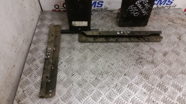 Ford 555c, 655c, 555d, 575d, 655d, 675d Seat Brackets E8nna464aa, 83971793 - Seat for Farm tractor: picture 2 Ford 555c, 655c, 555d, 575d, 655d, 675d Seat Brackets E8nna464aa, 83971793 - Seat for Farm tractor: picture 2