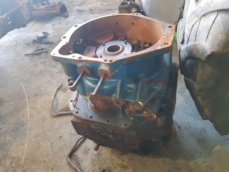 Ford 8530, 8630, 8730, 8830 Transmission Housing Powershift 81867871, F0nn7003ba - Gearbox for Farm tractor: picture 1 Ford 8530, 8630, 8730, 8830 Transmission Housing Powershift 81867871, F0nn7003ba - Gearbox for Farm tractor: picture 1