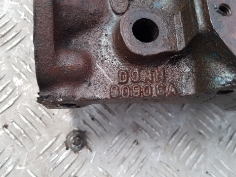 Ford Tw20, Tw30, 9700, Engine Head D9nn6090ca, D9nn6049gb, 87802116 - Cylinder head for Farm tractor: picture 5 Ford Tw20, Tw30, 9700, Engine Head D9nn6090ca, D9nn6049gb, 87802116 - Cylinder head for Farm tractor: picture 5