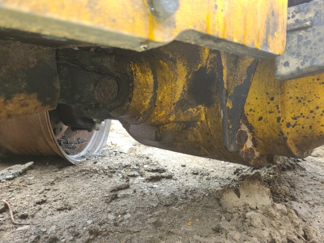 Jcb 530-105 Front axle differential unit complete 18.16/1 18.16:1, 18.16:1, 453/3338 - Front axle for Agricultural machinery: picture 1 Jcb 530-105 Front axle differential unit complete 18.16/1 18.16:1, 18.16:1, 453/3338 - Front axle for Agricultural machinery: picture 1