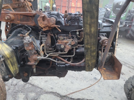 Massey Ferguson 4255 Rear Axle Centre Housing - Rear axle for Agricultural machinery: picture 1 Massey Ferguson 4255 Rear Axle Centre Housing - Rear axle for Agricultural machinery: picture 1