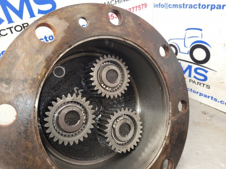 Massey Ferguson 5450 Front Axle Planetary Gear Carrier, Hat 720.05.705.01 - Front axle: picture 3 Massey Ferguson 5450 Front Axle Planetary Gear Carrier, Hat 720.05.705.01 - Front axle: picture 3