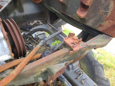 Massey Ferguson 5450 Front axle support frame bolster - Front axle for Agricultural machinery: picture 3 Massey Ferguson 5450 Front axle support frame bolster - Front axle for Agricultural machinery: picture 3