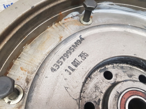 Massey Ferguson 5612, 5712, 5613, 5713 Flywheel Complete 4357995m94 - Flywheel: picture 4 Massey Ferguson 5612, 5712, 5613, 5713 Flywheel Complete 4357995m94 - Flywheel: picture 4