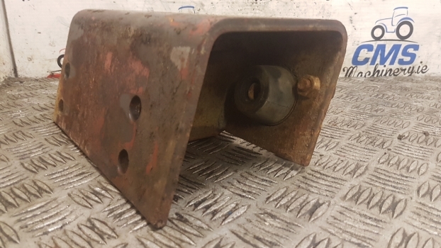 Massey Ferguson 690, 698, 699 Cab Suspension Bracket Mounting Lhs 1680876m91 - Cab suspension for Farm tractor: picture 5 Massey Ferguson 690, 698, 699 Cab Suspension Bracket Mounting Lhs 1680876m91 - Cab suspension for Farm tractor: picture 5