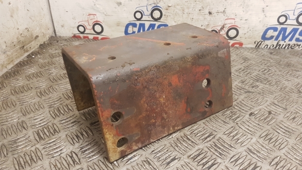 Massey Ferguson 690, 698, 699 Cab Suspension Bracket Mounting Lhs 1680876m91 - Cab suspension for Farm tractor: picture 4 Massey Ferguson 690, 698, 699 Cab Suspension Bracket Mounting Lhs 1680876m91 - Cab suspension for Farm tractor: picture 4