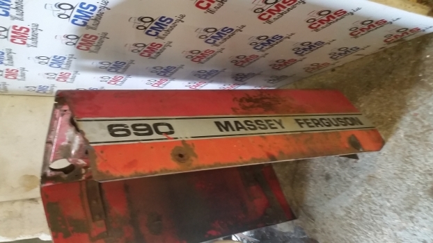 Massey Ferguson 690 Engine Hood Bonnet Assy 1680651m91, 1680650m91, 1680651m91 - Hood for Farm tractor: picture 4 Massey Ferguson 690 Engine Hood Bonnet Assy 1680651m91, 1680650m91, 1680651m91 - Hood for Farm tractor: picture 4