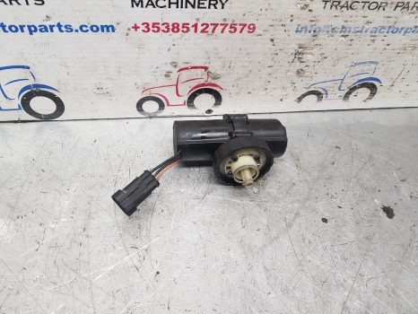 New Holland Case Ts, Tm, Mxm Series Electric Fuel Pump 87802238 - Fuel pump for Farm tractor: picture 3 New Holland Case Ts, Tm, Mxm Series Electric Fuel Pump 87802238 - Fuel pump for Farm tractor: picture 3