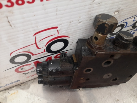 New Holland Case Tsa, T6000, T6, Mxu Maxxum Lift Draft Control Valve 84175671 - Hydraulics: picture 4 New Holland Case Tsa, T6000, T6, Mxu Maxxum Lift Draft Control Valve 84175671 - Hydraulics: picture 4