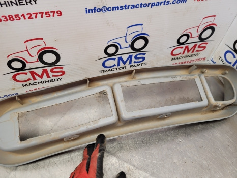 New Holland T6000 Series T6070 Plus Trim Panel Top 82039017, 87646673 - Cab and interior: picture 5 New Holland T6000 Series T6070 Plus Trim Panel Top 82039017, 87646673 - Cab and interior: picture 5