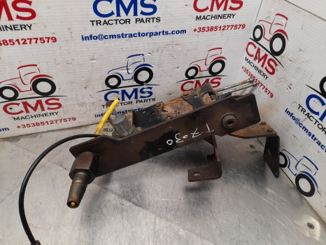 New Holland T7030 Case T6000, Puma Valves Bracket Support 84145741, 84145738 - Brake parts for Agricultural machinery: picture 2 New Holland T7030 Case T6000, Puma Valves Bracket Support 84145741, 84145738 - Brake parts for Agricultural machinery: picture 2