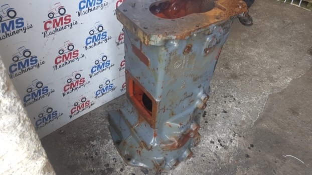 New Holland Ts Series Transmission Gearbox Housing 82006985, 82012331. - Gearbox for Farm tractor: picture 5 New Holland Ts Series Transmission Gearbox Housing 82006985, 82012331. - Gearbox for Farm tractor: picture 5