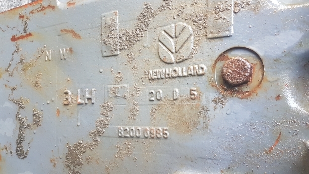 New Holland Ts Series Transmission Gearbox Housing 82006985, 82012331. - Gearbox for Farm tractor: picture 3 New Holland Ts Series Transmission Gearbox Housing 82006985, 82012331. - Gearbox for Farm tractor: picture 3