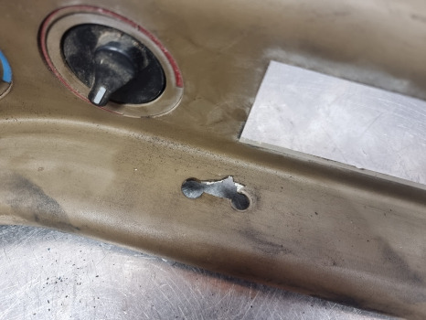 New Holland Ts115, Tm115, Tm125, Ts90 Air Conditioning Panel 82011639, 82034494 - Cab and interior: picture 3 New Holland Ts115, Tm115, Tm125, Ts90 Air Conditioning Panel 82011639, 82034494 - Cab and interior: picture 3